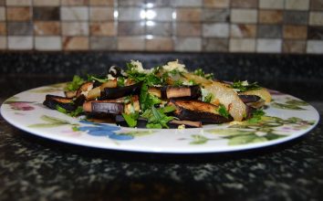 Armutlu Izgara Patlıcan Salatası Tarifi