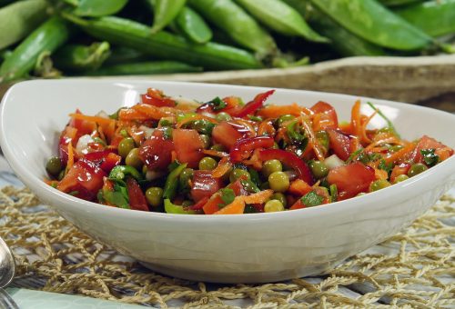 Bezelye Salatası Tarifi Nasıl Yapılır