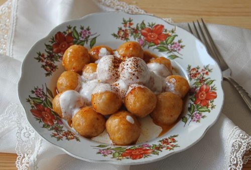 Yoğurtlu Bulgur Köftesi Tarifi