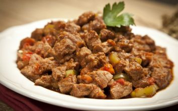 Düdüklüde Yumuşacık Et Kavurma Yemek Tarifi