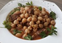 Klasik Lezzettlerimizden Etli Nohut Tarifi