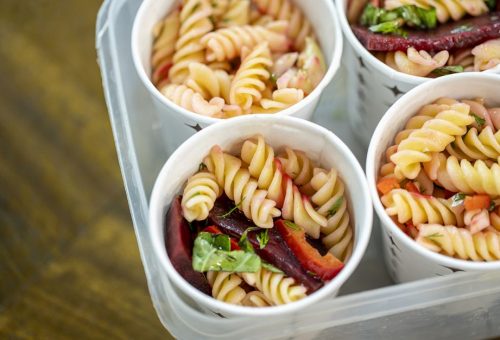 Pancar ve Enginarlı Makarna Salatası Diyet Tarifi