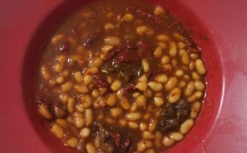 Ağır Ateşte Pişen Güveçte Etli Kuru Fasulye Tarifi