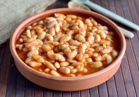 Güveçte Kuru Fasulye Tarifi