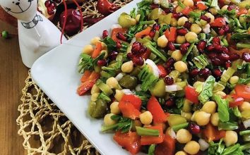 Doyurucu Sağlıklı Ispanaklı Nohut Salatası Tarifi