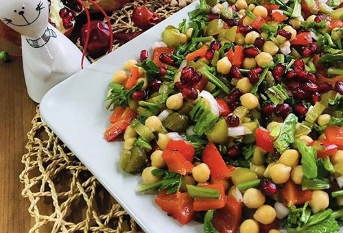 Doyurucu Sağlıklı Ispanaklı Nohut Salatası Tarifi