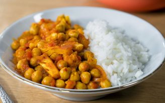 Vejetaryan Yemeği Karnabaharlı Nohut ve Sade Pilav Tarifi