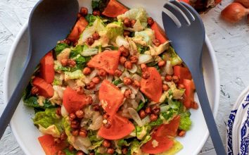 Sebzeli Kıtır Nohutlu Hardal Soslu Akdeniz Hurmalı Salata Tarifi