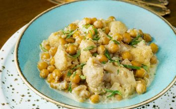Hızlı Yemek Köri Soslu Karnabaharlı Nohut Yemeği Tarifi