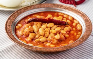 Ağızda Dağılan Etsiz Kuru Fasulye Tarifi