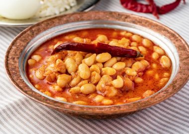 Ağızda Dağılan Etsiz Kuru Fasulye Tarifi