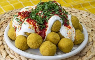 Sarımsaklı Yoğırtlu Mercimek Mantı Tarifi