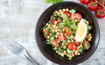 Nar Ekşili Nohut Salatası Tarifi