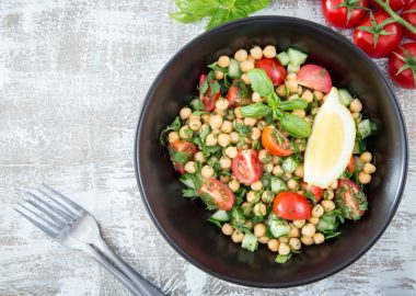 Nar Ekşili Nohut Salatası Tarifi