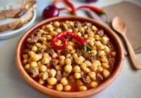 Kış Ayların Vazgeçilmezi Nohut Yahnisi Tarifi