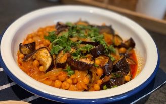 Etsiz Nohutlu Patlıcan Yemeği Tarifi