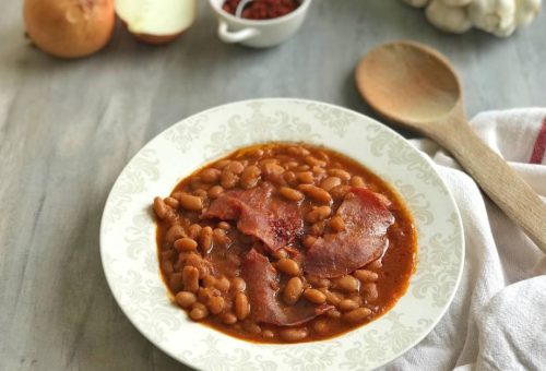 Pastırmalı Kuru Fasulye Tarifi