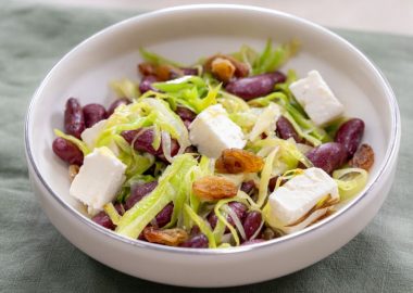 Diyete Uygun Pırasalı Fasulye Salatası Tarifi