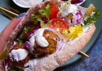 Orta Doğu Mutfağından Pita Arası Tahin Soslu Falafel Tarifi