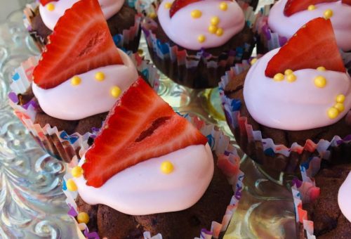 Rafine Şekersiz Çilekli Cupcake Diyet Tarifi