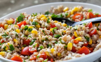 Yapımı Kolay Renkli Pirinç Salatası Tarifi