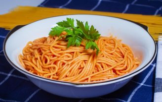 Salçalı Makarna Tarifi