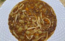 Kış Ayların Aranan Sebzeli Erişteli Yeşil Mercimek Çorbası Tarifi