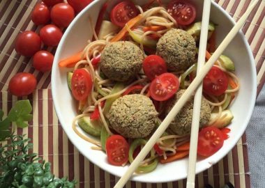 Doyurucu Sebzeli Falafelli Spagetti Tarifi
