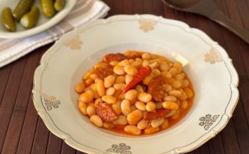 Sucuklu İspir Kuru Fasulye Tarifi