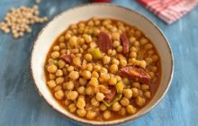 Sucuklu Nohut Yemeği Tarifi