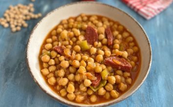 Sucuklu Nohut Yemeği Tarifi