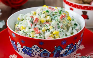 Hafif Lezzetiyle Yoğurtlu Garnitürlü Pirinç Salatası Tarifi