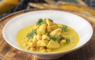 Lezzet Dolu Zerdeçallı Nohutlu Tavuk Tarifi