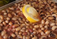 Zeytinyağlı Kuru Börülce Salatası Tarifi