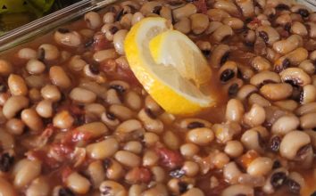 Zeytinyağlı Kuru Börülce Salatası Tarifi